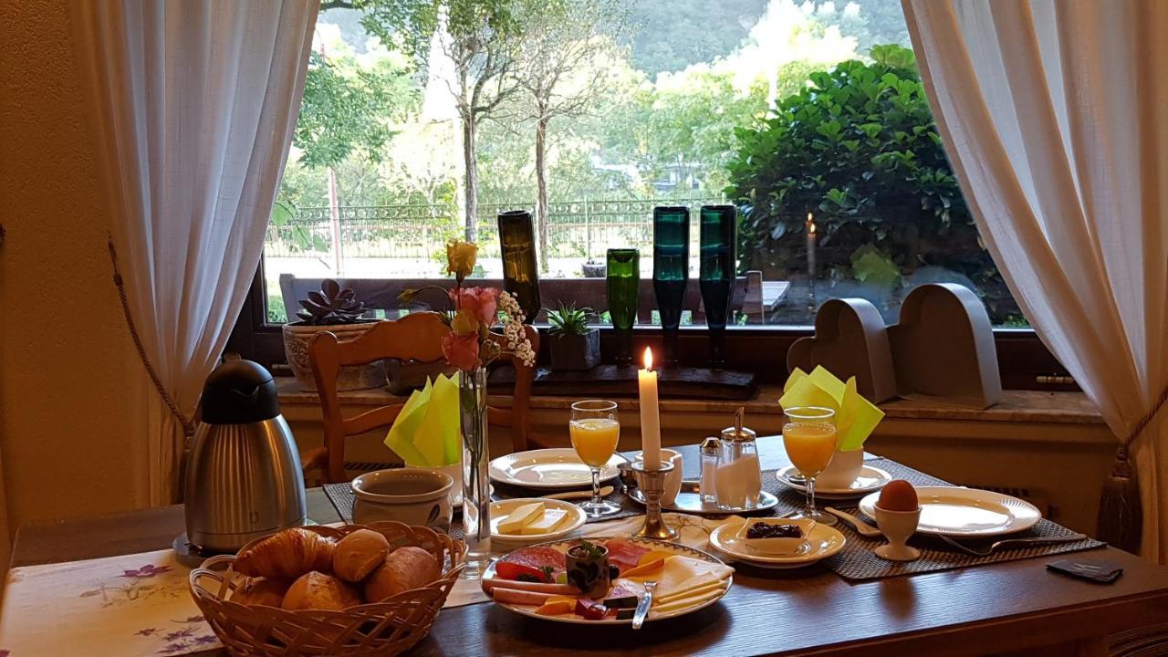 Winzerhof Gietzen Hotel Hatzenport Kültér fotó